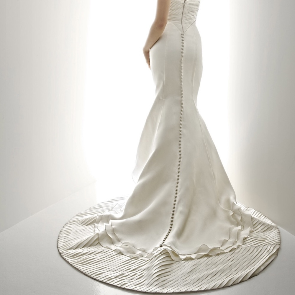 UNWORN RACK SZ 6 Matthew Christopher Moet